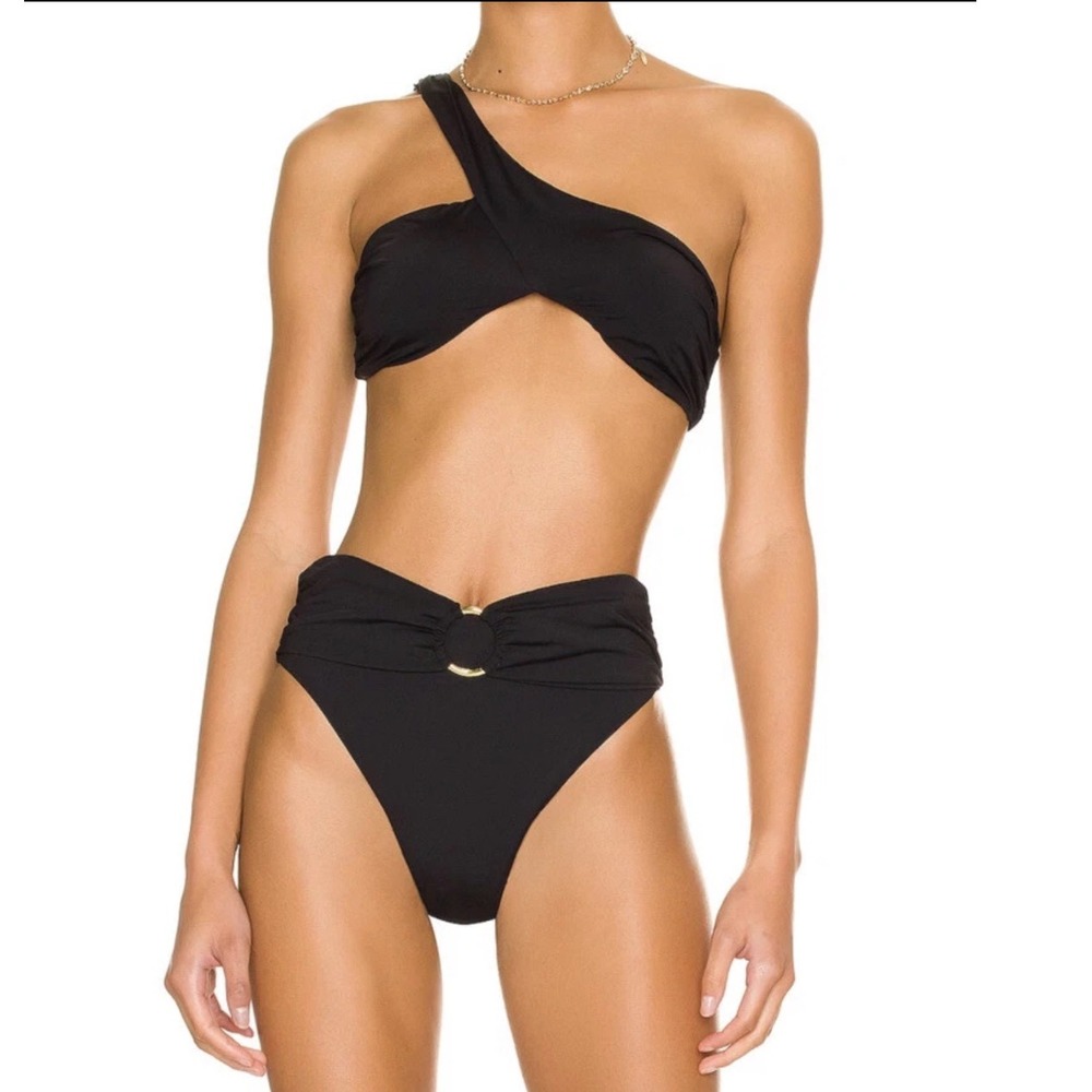 WEWOREWHAT Asymmetrical Cross Over One Shoulder Black Swimsuit Top - S